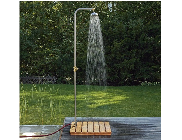 A basic outdoor shower is easy to rig up and the look opens up a natural  world of creativity